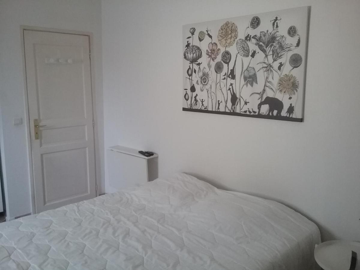 Une Chambre En Ville LʼIsle-sur-la-Sorgue Eksteriør billede