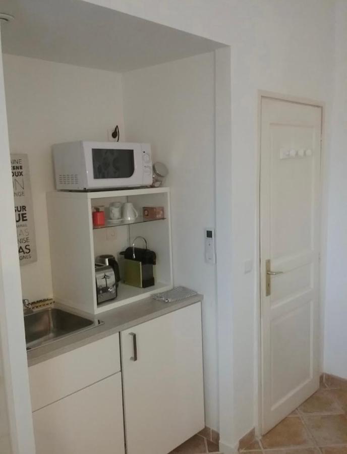 Une Chambre En Ville LʼIsle-sur-la-Sorgue Eksteriør billede