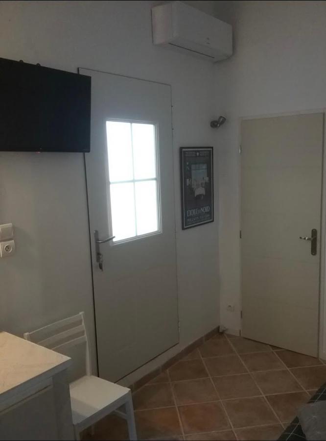 Une Chambre En Ville LʼIsle-sur-la-Sorgue Eksteriør billede