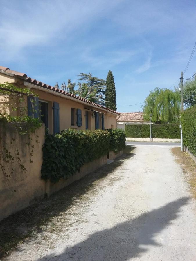 Une Chambre En Ville LʼIsle-sur-la-Sorgue Eksteriør billede